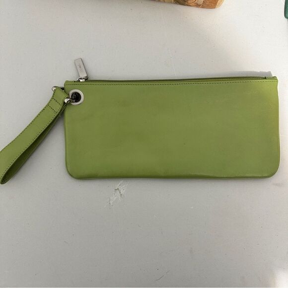 Hobo green wallet wristlet. Like new - Picture 1 of 6